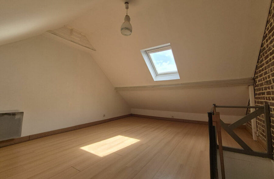 A VENDRE !! Roubaix Gare & Université ! Maison 110 m², 4 chambres, cour et terrasse, aucun travaux ! 146 500 € HAI !!!