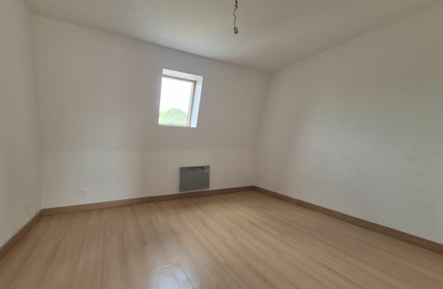 A VENDRE !! Roubaix Gare & Université ! Maison 110 m², 4 chambres, cour et terrasse, aucun travaux ! 146 500 € HAI !!!