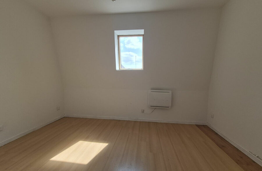 A VENDRE !! Roubaix Gare & Université ! Maison 110 m², 4 chambres, cour et terrasse, aucun travaux ! 146 500 € HAI !!!