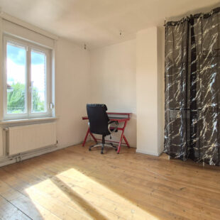 Maison de 86 m² dans un secteur prisé, avec 4 chambres.