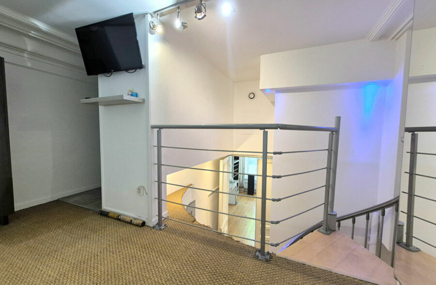 LILLE REPUBLIQUE – INKERMANN : TRES BEL APPARTEMENT TYPE 2 DE 65,57M² (63,46M² LOI CARREZ) AVEC CACHET / DOUBLE DESTINATION