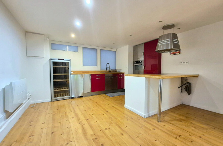 LILLE REPUBLIQUE – INKERMANN : TRES BEL APPARTEMENT TYPE 2 DE 65,57M² (63,46M² LOI CARREZ) AVEC CACHET / DOUBLE DESTINATION