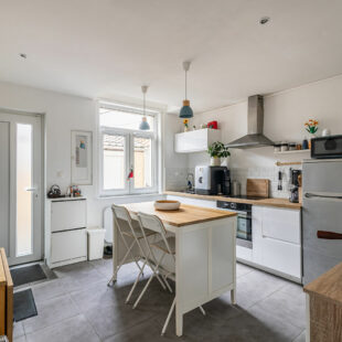 EXCLUSIVITÉ CITYA MÉLANTOIS RONCHIN : MAISON DE COURÉE RÉNOVÉE – 1 CHAMBRE – CAVE – DÉPENDANCE
