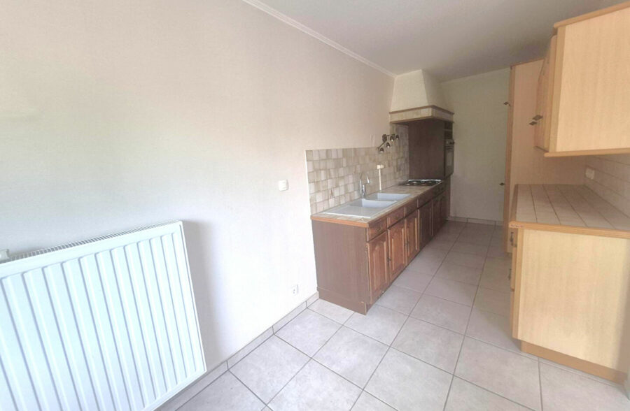 Appartement T3 parking et cave proche bourg