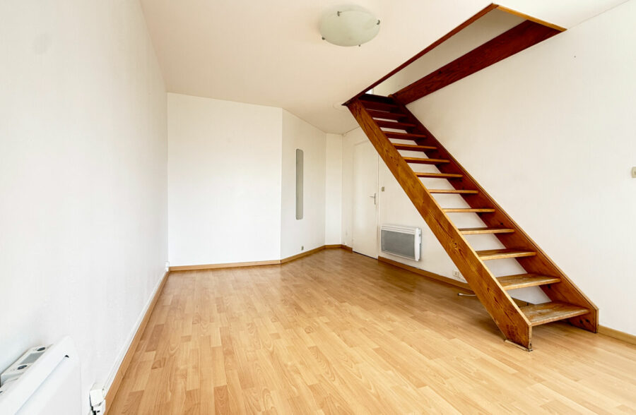 EXCLUSIVITE : DUPLEX  LILLE VAUBAN / LA CATHO PARKING PRIVATIF 1 CHAMBRE