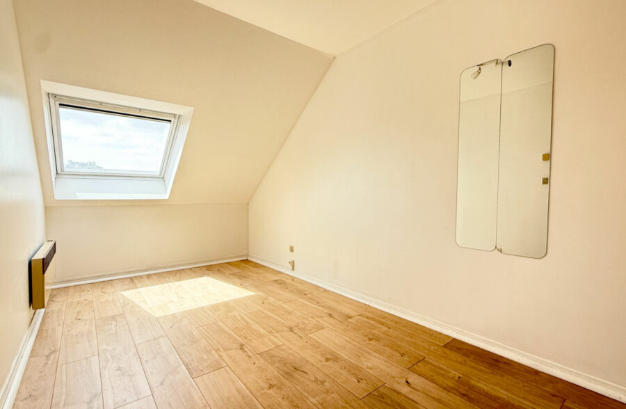 EXCLUSIVITE : DUPLEX  LILLE VAUBAN / LA CATHO PARKING PRIVATIF 1 CHAMBRE