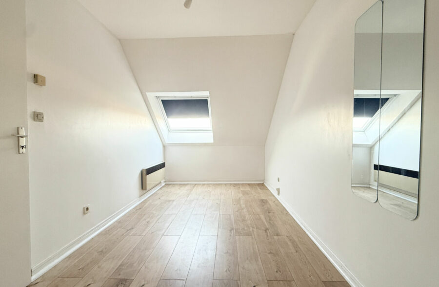 EXCLUSIVITE : DUPLEX  LILLE VAUBAN / LA CATHO PARKING PRIVATIF 1 CHAMBRE