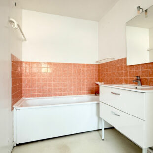 EXCLUSIVITE : DUPLEX  LILLE VAUBAN / LA CATHO PARKING PRIVATIF 1 CHAMBRE