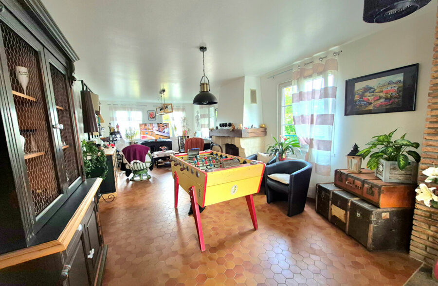 Semi-individuelle en quartier résidentiel – 4 chambres – Garage double – La Bassée