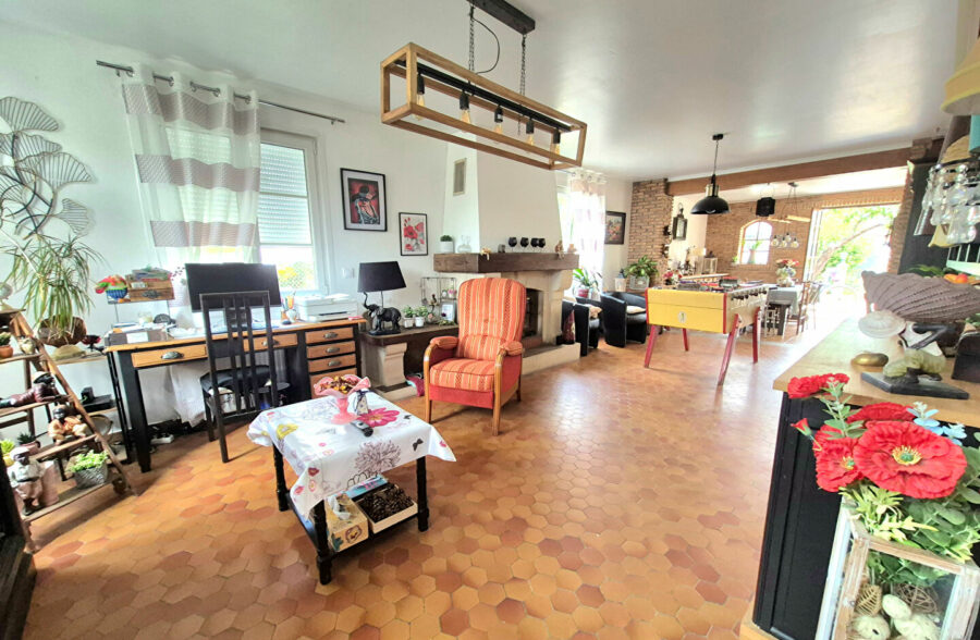 Semi-individuelle en quartier résidentiel – 4 chambres – Garage double – La Bassée