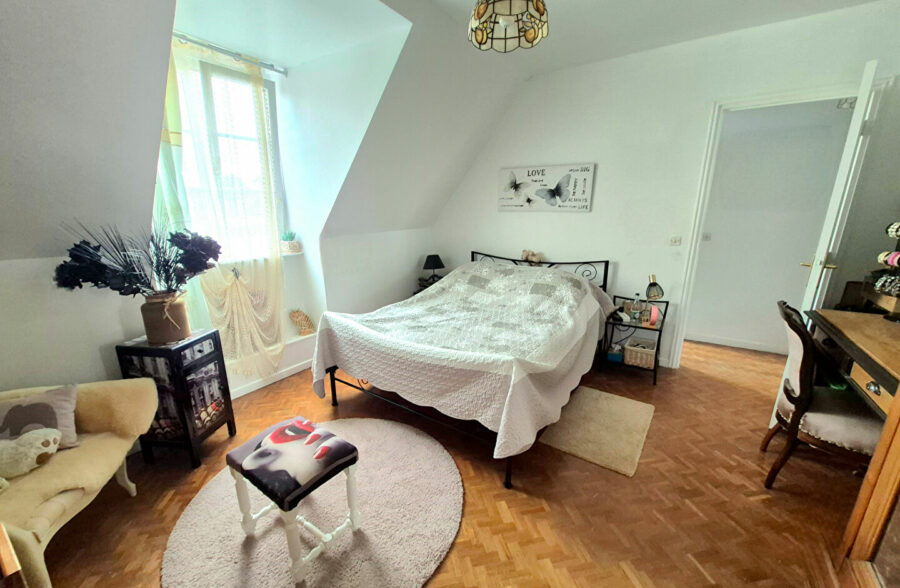 Semi-individuelle en quartier résidentiel – 4 chambres – Garage double – La Bassée