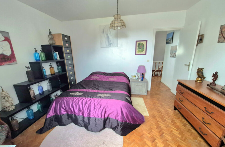 Semi-individuelle en quartier résidentiel – 4 chambres – Garage double – La Bassée
