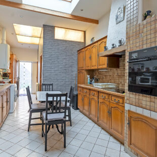 MAISON 1930 AVEC JARDIN DE VILLE PROCHE GARE