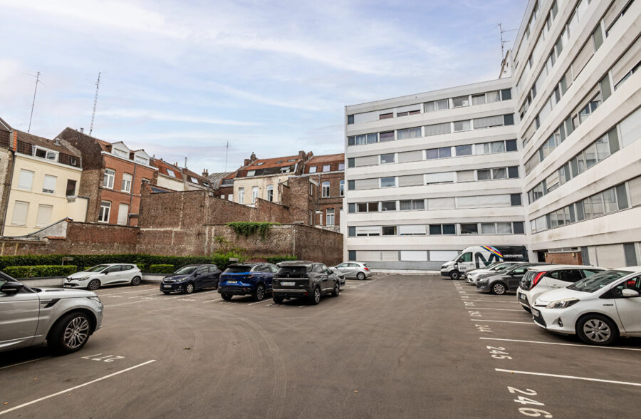 LILLE NATIONALE- Boulevard VAUBAN T2 avec parking et cave