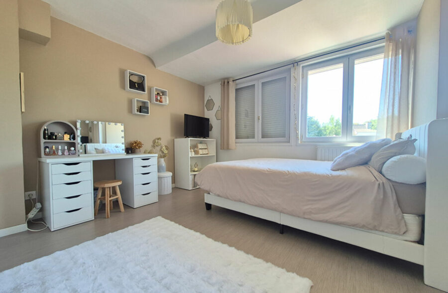Semi plain pied 4 Chambres Rénové + Garage &nbsp;Sous compromis&nbsp;