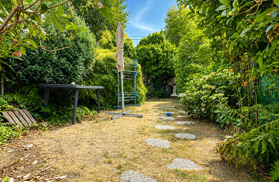Maison Villeneuve D Ascq 2chs + jardin + accés moto