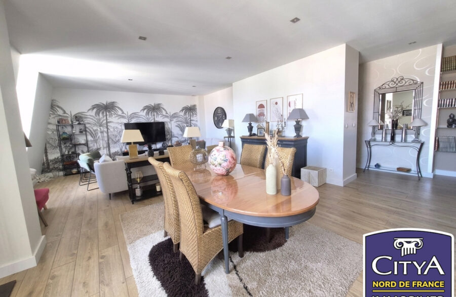 Appartement Cambrai 3 pièce(s)-stationnement privatif