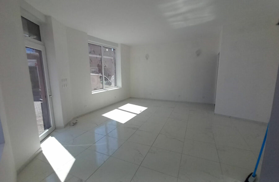 immeuble d’angle 197.950 euros limite lys lez Lannoy.