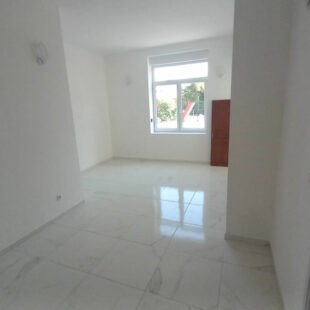 immeuble d’angle 197.950 euros limite lys lez Lannoy.