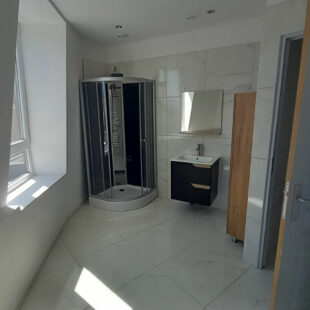 immeuble d’angle 197.950 euros limite lys lez Lannoy.