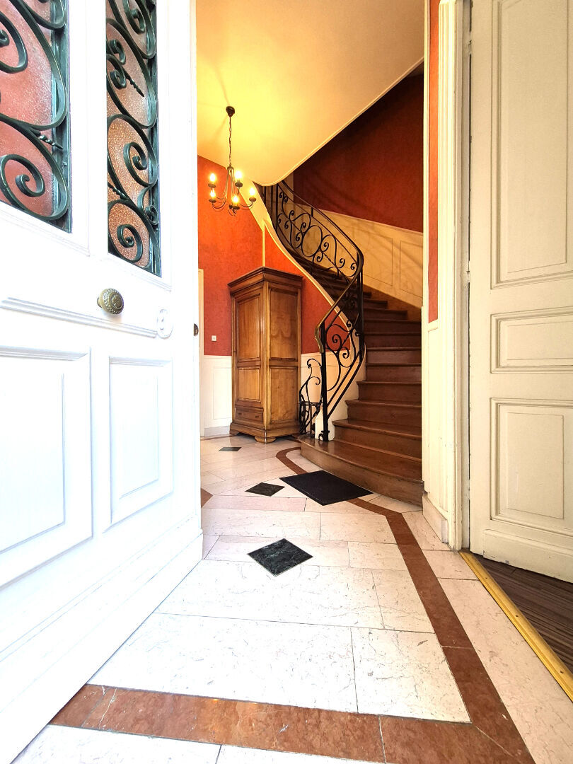 Maison Cambrai 10 pièce(s) 223 m2