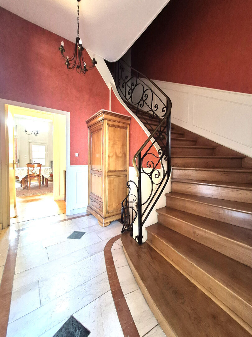 Maison Cambrai 10 pièce(s) 223 m2