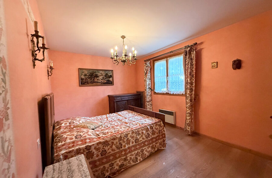MONT D’HALLUIN – SUPERBE PLAIN-PIED INDIVIDUEL 150m² AVEC FORT POTENTIEL D’ÉVOLUTION