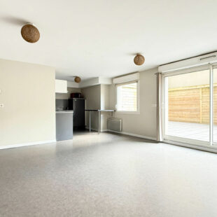 LA CATHO-APPARTEMENT 2 CHAMBRES AVEC PARKING ET TERRASSE