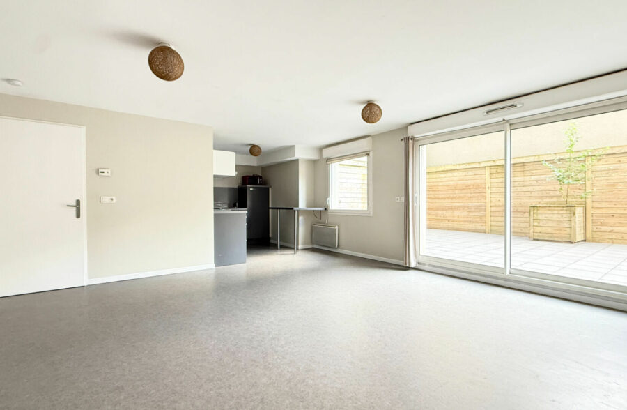 LA CATHO-APPARTEMENT 2 CHAMBRES AVEC PARKING ET TERRASSE