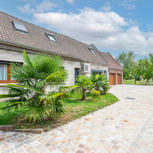MAISON 7 CHAMBRES ET 2 GARAGES