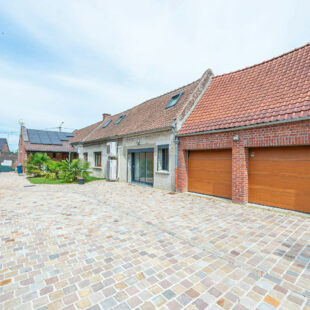 MAISON 7 CHAMBRES ET 2 GARAGES