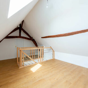 MAISON 7 CHAMBRES ET 2 GARAGES