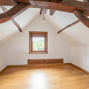 MAISON 7 CHAMBRES ET 2 GARAGES