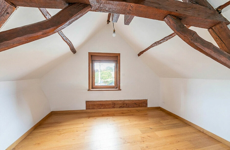 MAISON 7 CHAMBRES ET 2 GARAGES