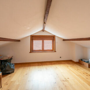 MAISON 7 CHAMBRES ET 2 GARAGES