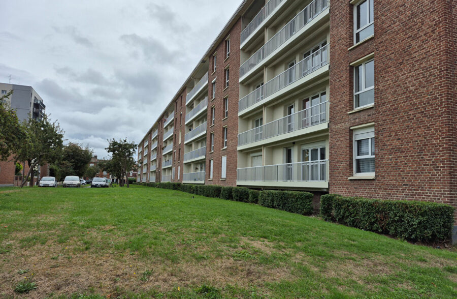 LILLE limite LOOS  T3 avec balcon et cave