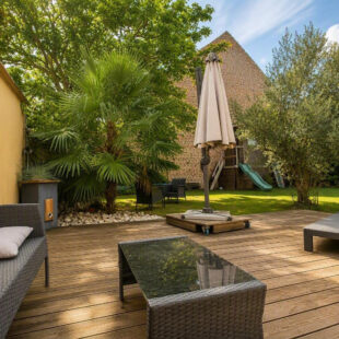 Maison familiale de 199 m² habitables avec jardin, salle de billard et carport