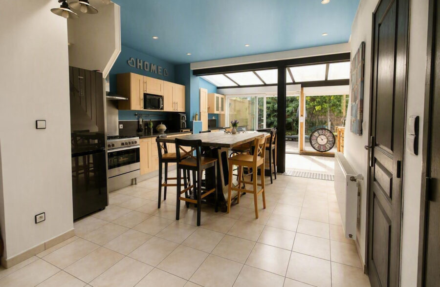 Maison familiale de 199 m² habitables avec jardin, salle de billard et carport