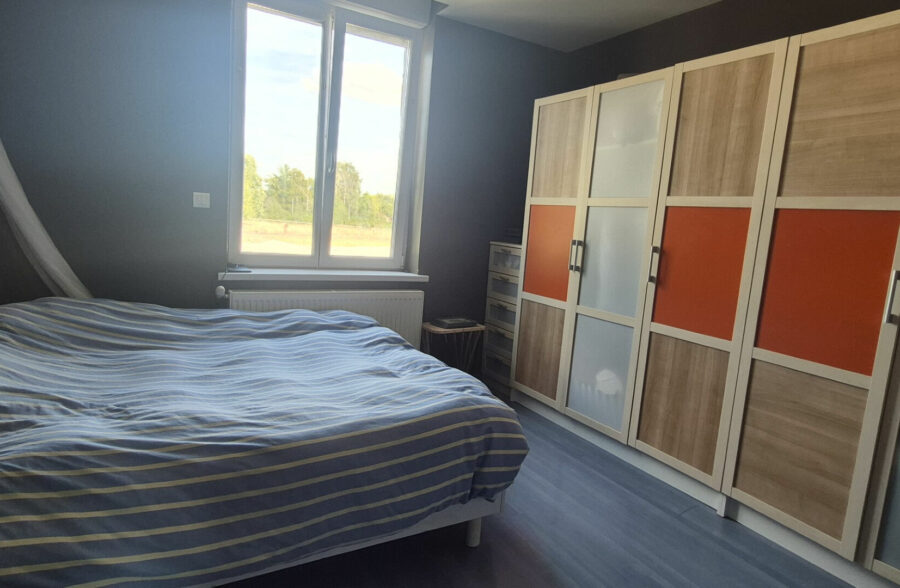 Maison familiale de 199 m² habitables avec jardin, salle de billard et carport