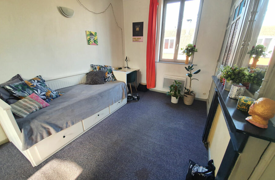 LILLE WAZEMMES : Immeuble de rapport de 170 m² loi carrez – 7 appartements