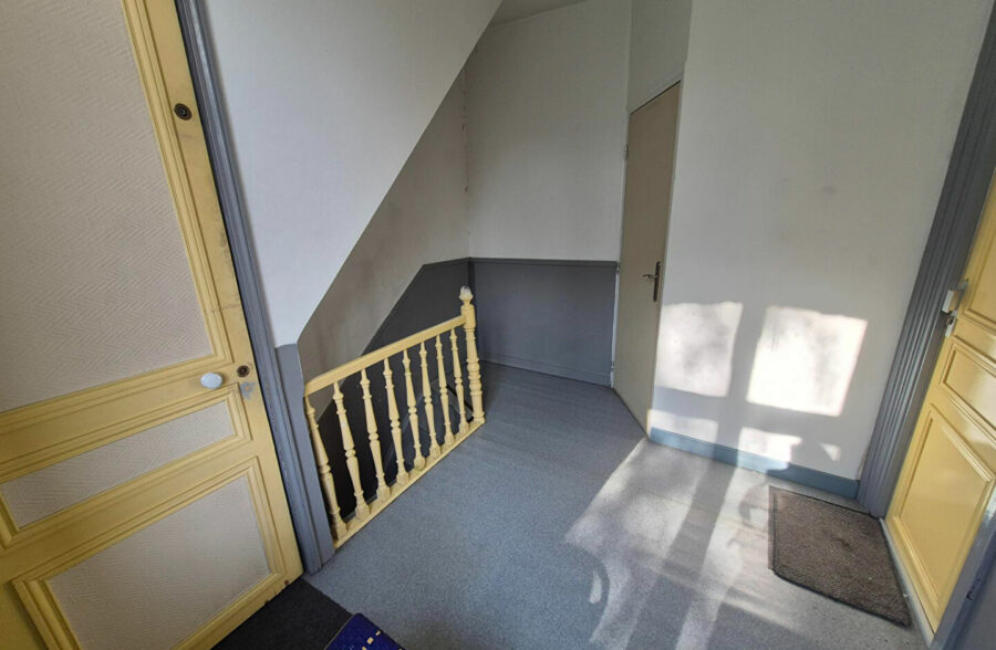 LILLE WAZEMMES : Immeuble de rapport de 170 m² loi carrez – 7 appartements
