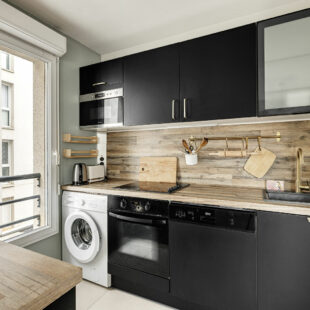 LILLE WAZEMMES/GAMBETTA: Type 2 lumineux avec balcon et parking