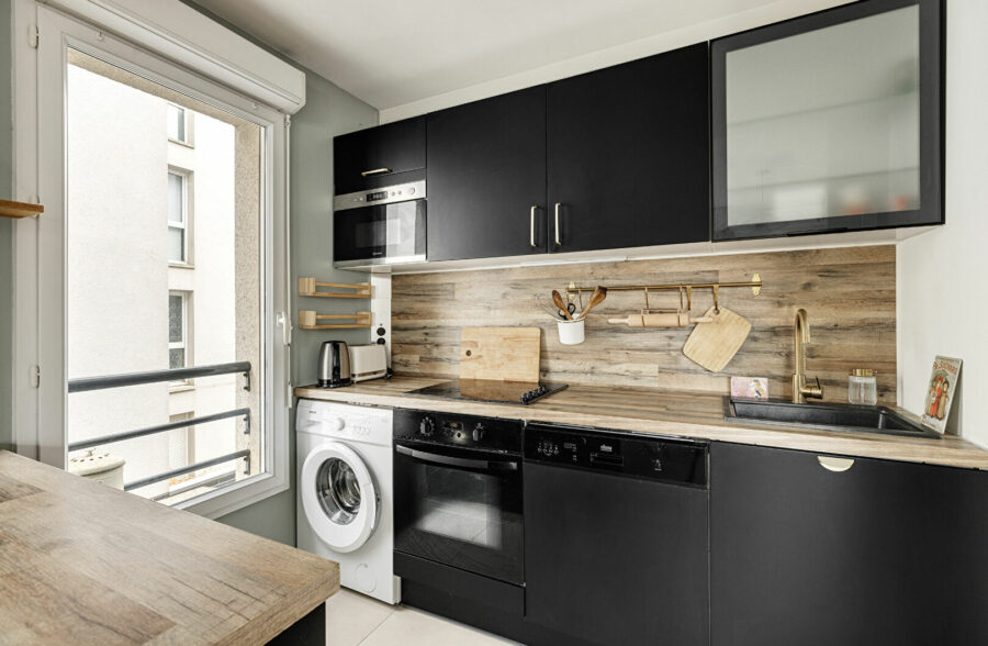 LILLE WAZEMMES/GAMBETTA: Type 2 lumineux avec balcon et parking