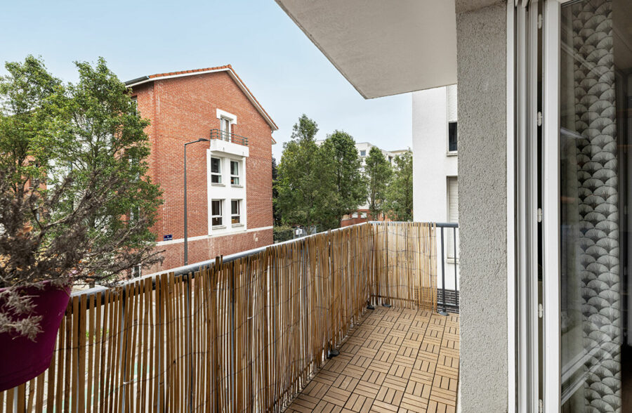LILLE WAZEMMES/GAMBETTA: Type 2 lumineux avec balcon et parking