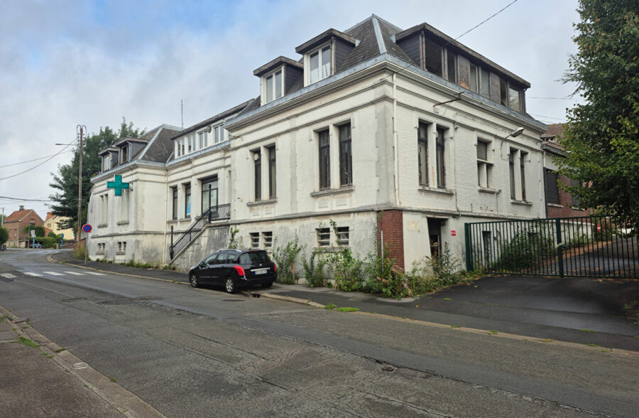 AUCHEL ensemble immobilier de +/- 800m²