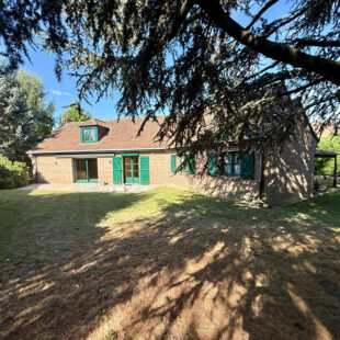 MONT D’HALLUIN – SUPERBE PLAIN-PIED INDIVIDUEL 150m² AVEC FORT POTENTIEL D’ÉVOLUTION