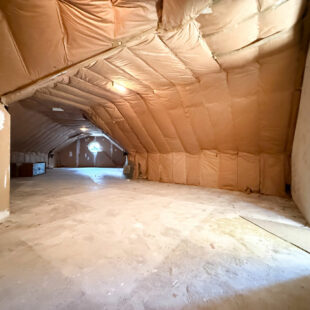 MONT D’HALLUIN – SUPERBE PLAIN-PIED INDIVIDUEL 150m² AVEC FORT POTENTIEL D’ÉVOLUTION