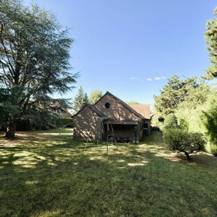 MONT D’HALLUIN – SUPERBE PLAIN-PIED INDIVIDUEL 150m² AVEC FORT POTENTIEL D’ÉVOLUTION