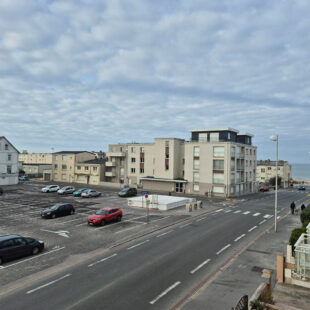 Berck Plage , appartement 2 chambres , 2nd étage, vue latérale mer , EXPO Sud  !!