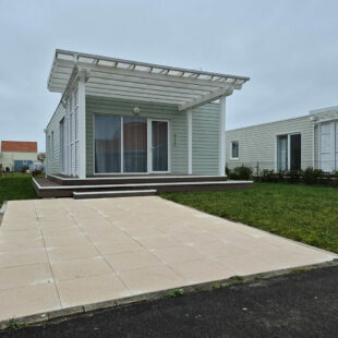 GROFFLIERS , Chalet neuf de plain pied 3 chambres , toutes options , en frais de notaire réduits , avec piscine chauffée !!